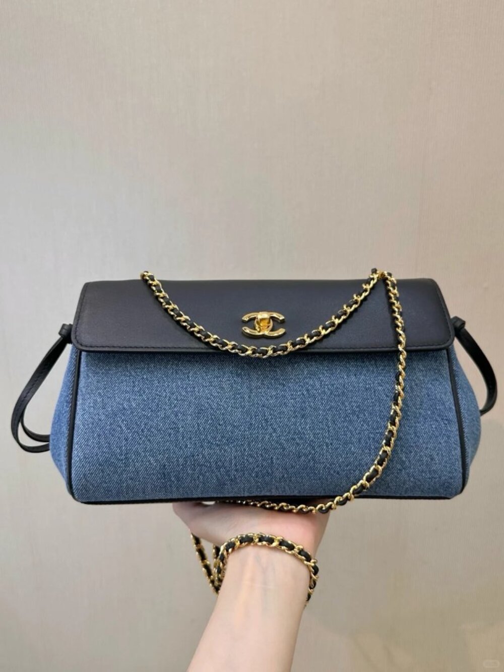 Classic CHANEL Bags: A Stylish and Versatile Choice for Elegance